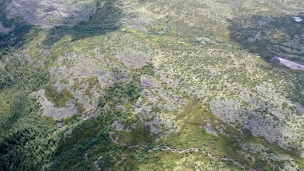 Lacs et chute d'eau dans le parc national de Fulufjället à la frontière entre la suède et la Norvège	