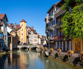 Fototapeta na wymiar Annecy - The old town and canal in the morning light.