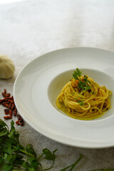 Spaghetti aglio olio e peperoncino	
