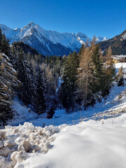 Fototapeta na wymiar paesaggio invernale presso foppolo