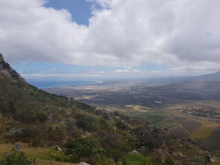 Naklejka premium Wolken über den Bergen