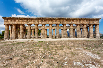 Fototapeta na wymiar Greek Doric temple in Segesta, Sicily, Italy, Europe