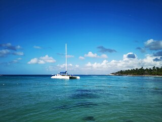 Obraz premium Catamaran in the Caribbean Sea