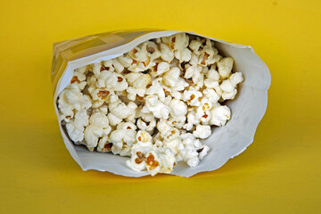 Eine Tüte Popcorn