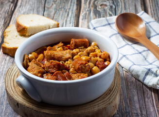 Tripe casserole with chickpeas. Winter comfort food. (Callos a la madrileña)