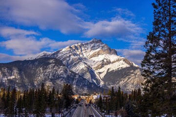Banff National Park Cascade Mountain - obrazy, fototapety, plakaty