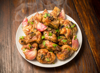 Pollo frito al ajillo