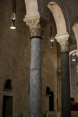 Fototapeta premium Details from interior of Cathedral basilic of city of Bari