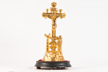 Gold Altar Crucifix Jesus Christ On Cross With Skull & Crossbones At Feet