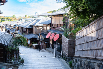 早朝の古都京都二年坂