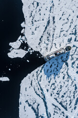 icebreaker on north pole 