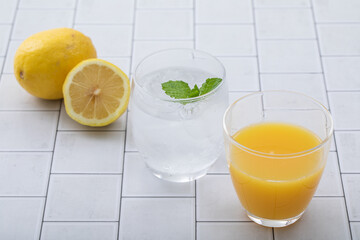 オレンジジュースと炭酸水　Soda