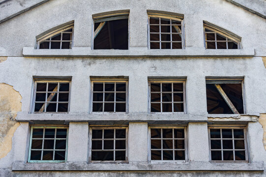 Sunny exterior view of the Huashan 1914 Creative Park
