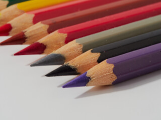 Obraz premium Colored pencils isolated on a white background. Close it.
