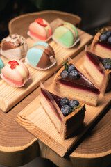 macaroons and cheesecake