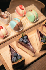 macaroons and cheesecake