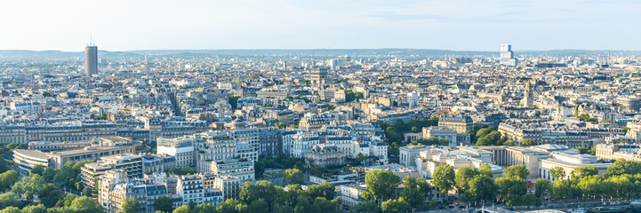 Obraz premium rooftops of the buildings of Paris, France