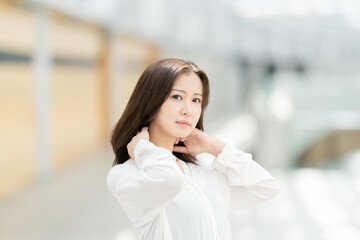 Fototapeta premium 見つめる女性