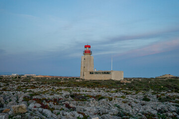 Fototapeta na wymiar Latarnia morska na przylądku Świętego Wincentego (port. Cabo de São Vicente) w Portugalii. 