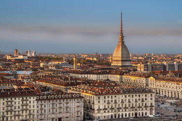 Fototapeta na wymiar Vista su Torino dal monte dei Cappuccini