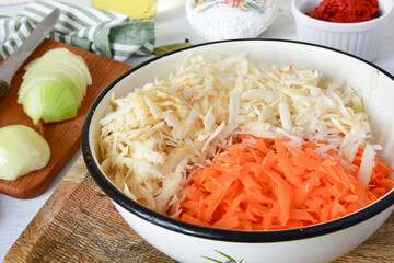 Warzywa tarkowane - składniki do ryby w pomidorach i warzywach