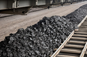 Wydobycie węgla w kopalni. - obrazy, fototapety, plakaty