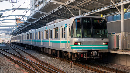 駅に到着した車両