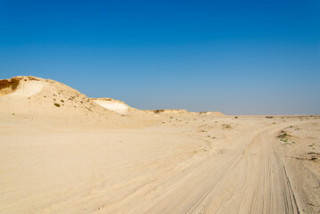 Fototapeta na wymiar Richard Serra Desert - Qatar