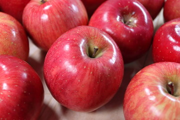 Fototapeta na wymiar 赤いリンゴApple