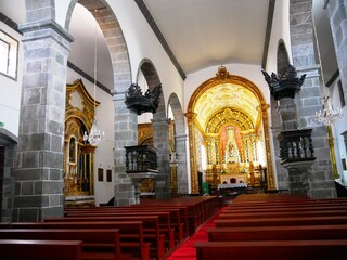 Fototapeta na wymiar Intérieur de l'église Igreja da Nossa Senhora da Conceiçao à Ribeira Grande sur l'île de Sao Miguel dans l'archipel des Açores au Portugal. Europe