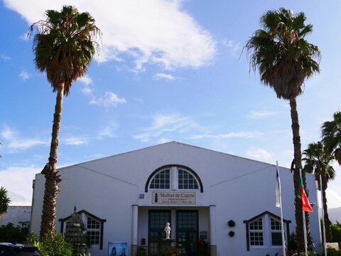 Fabrique de liqueur et de rhum Mulher de Capote &agrave; Ribeira Grande sur l'&icirc;le de Sao Miguel dans l'archipel des A&ccedil;ores au Portugal. Europe