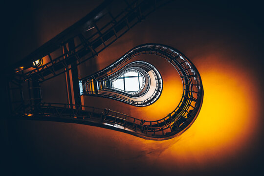 Escalier du mus&eacute;e du cubisme &agrave; Prague