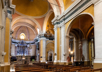 Main nave and presbytery of St. Michael church in old town quarter at Azure Cost of Mediterranean Sea in Villefranche-sur-Mer resort town in France - obrazy, fototapety, plakaty