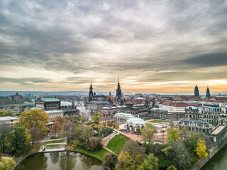 Fototapeta na wymiar Dresden - Zwinger & Semperoper (Luftaufnahme)