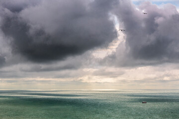 Arrivée d'un grain au dessus de la mer à Mers-les-bains