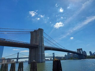 View of Brooklyn Bridge in the summer - obrazy, fototapety, plakaty