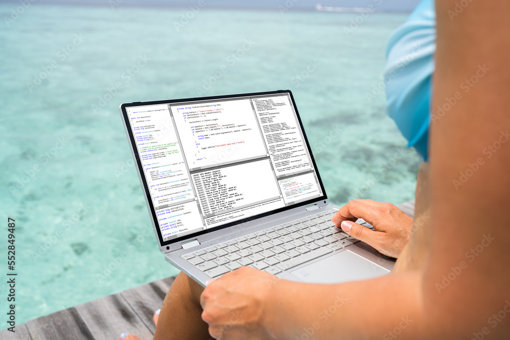 Fototapete Computer Programmer Using Development Software On Laptop