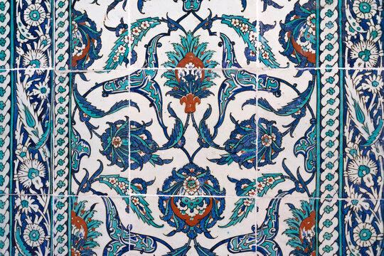 Unique Handmade Iznik tiles of Topkapi Palace in Istanbul, Turkey.
