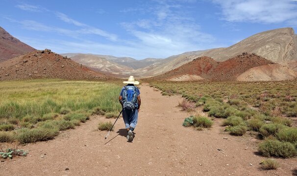 La grande travers&eacute;e de l&rsquo;Atlas au Maroc, 18 jours de marche. Randonn&eacute;e dans la vall&eacute;e de l'Ounilla