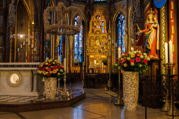 Obraz premium Interior of Basilica of St. Mary