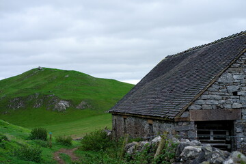 Obraz premium old house in the mountains