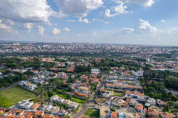 Fototapeta na wymiar Alto Taquaral neighborhood in the interior of Campinas, São Paulo. Neighborhood with high standard houses, vegetation and houses under construction.