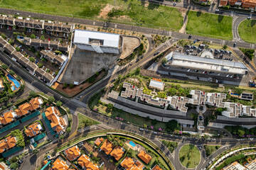 Obraz premium Chácara Primavera and Santo Antônio Mansions. Neighborhoods with several buildings, apartments, condominiums and modern structure located in the interior of the city of Campinas, São Paulo.