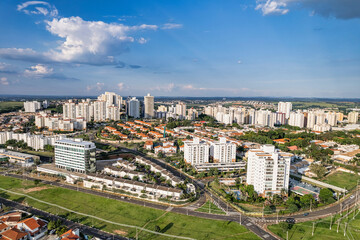 Ch&aacute;cara Primavera and Santo Ant&ocirc;nio Mansions. Neighborhoods with several buildings, apartments, condominiums and modern structure located in the interior of the city of Campinas, S&atilde;o Paulo.