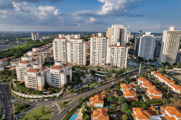 Chácara Primavera and Santo Antônio Mansions. Neighborhoods with several buildings, apartments, condominiums and modern structure located in the interior of the city of Campinas, São Paulo.