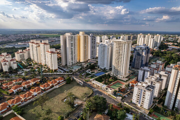 Chácara Primavera and Santo Antônio Mansions. Neighborhoods with several buildings, apartments, condominiums and modern structure located in the interior of the city of Campinas, São Paulo.