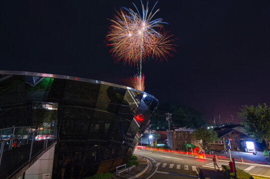 ゆうステーションと小国の花火