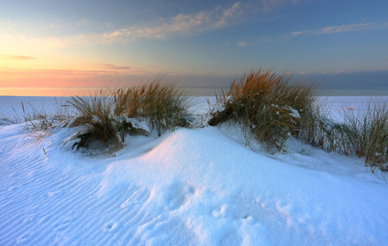 Zimowe wybrzeże Morza Bałtyckiego © Konrad Uznański