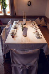 Gedeckter Tische auf einer Hochzeit