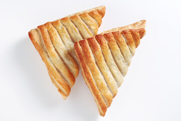 Apple triangles from puff pastry